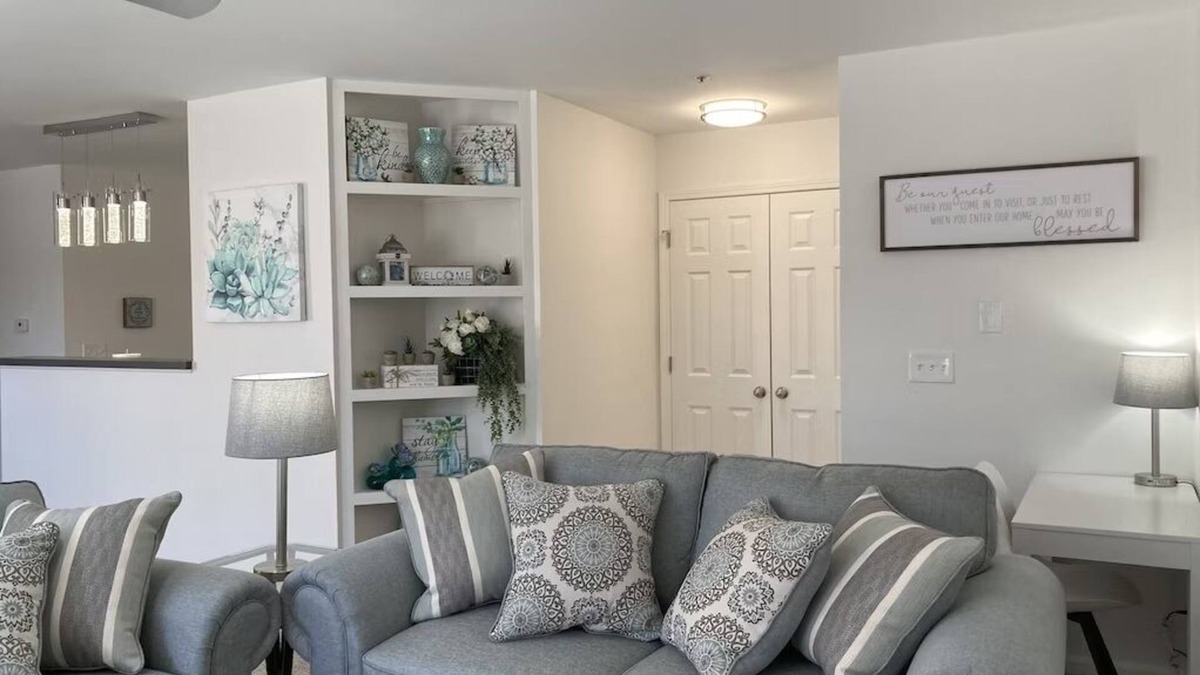 High Point Condo | Fall/Winter Special Rates - HOME AWAY FROM HOME n2 Miles from HPU & Fnt Market