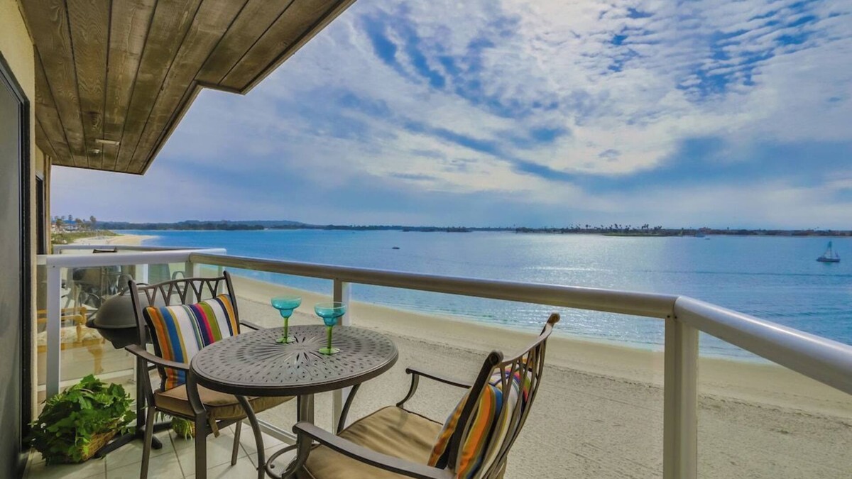 Crown Point Condo | FALLing for Ginny's Bayfront condo +parking!