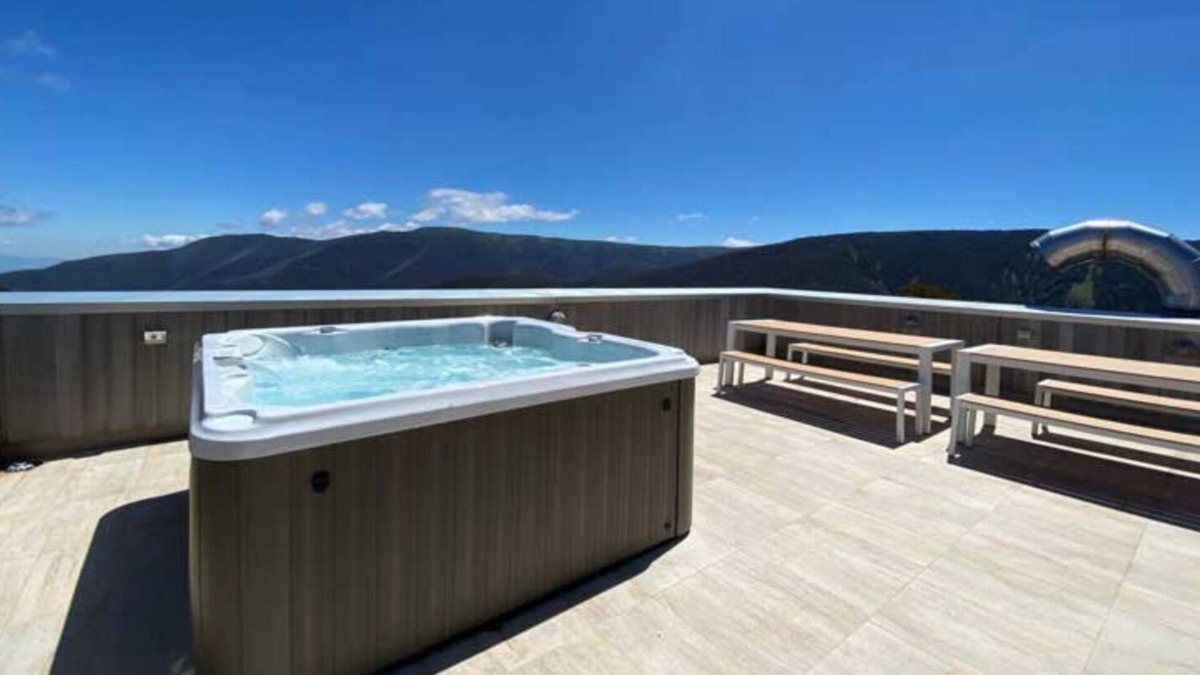 Falls Creek Apartment | Falls Creek Spa Penthouse by Ready Set Stay