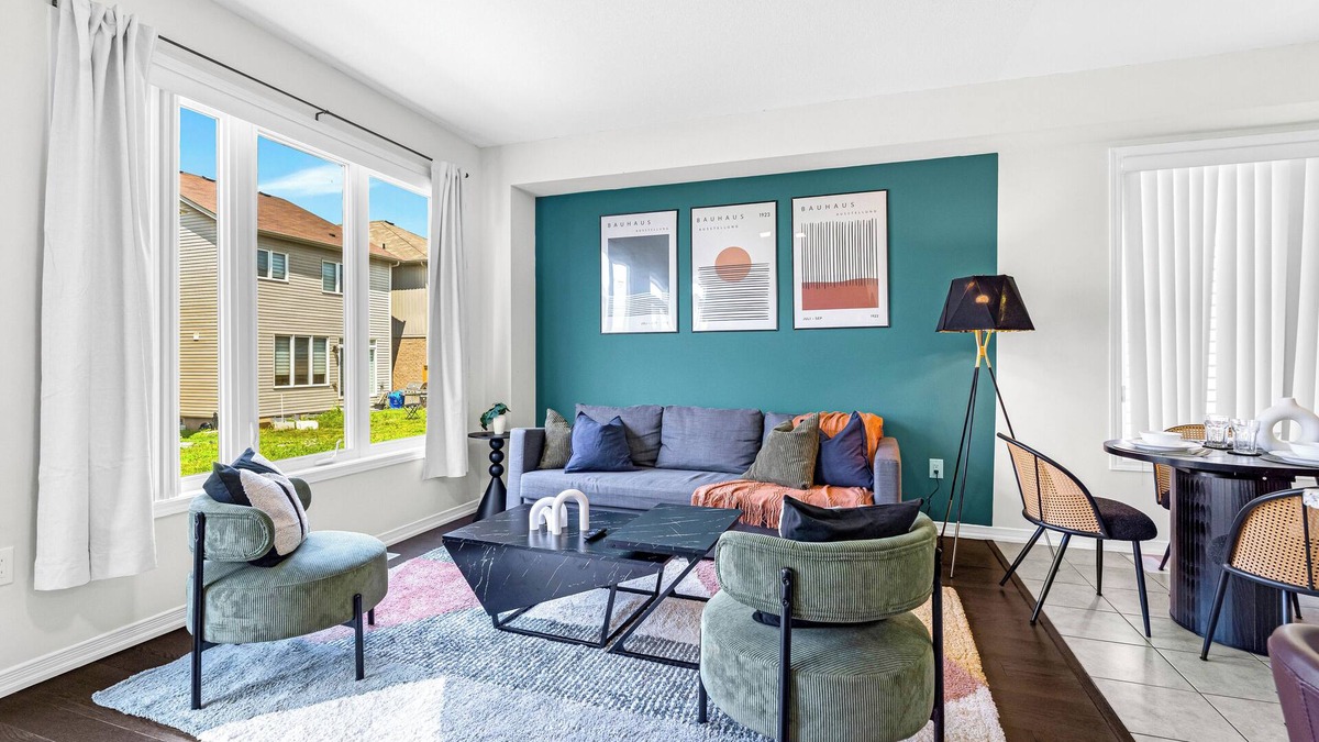 Niagara Falls House | Fallsview Escape|King Bed|10 Mins to Falls|Games