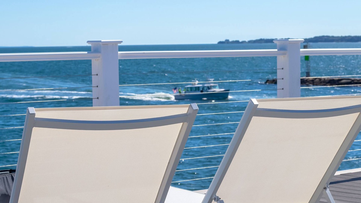 Falmouth Heights Hotel | Falmouth Tides