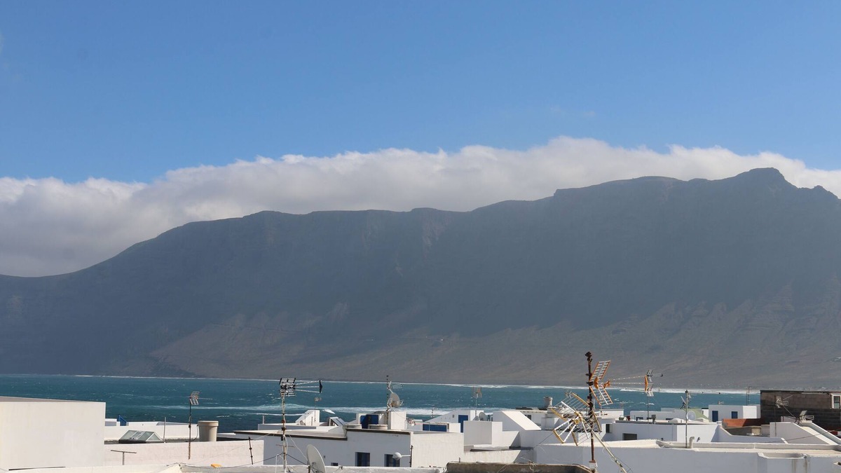 Caleta de Famara House | Famara Family House is an accommodation designed for sea lovers.