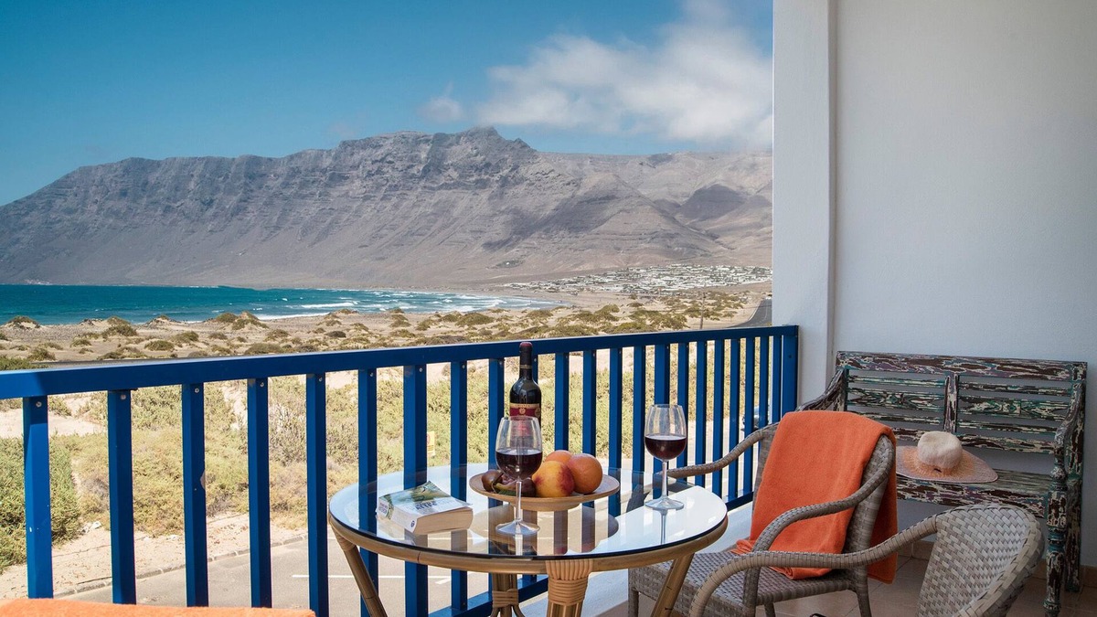 Caleta de Famara Apartment | Famara Views 1, facing the ocean