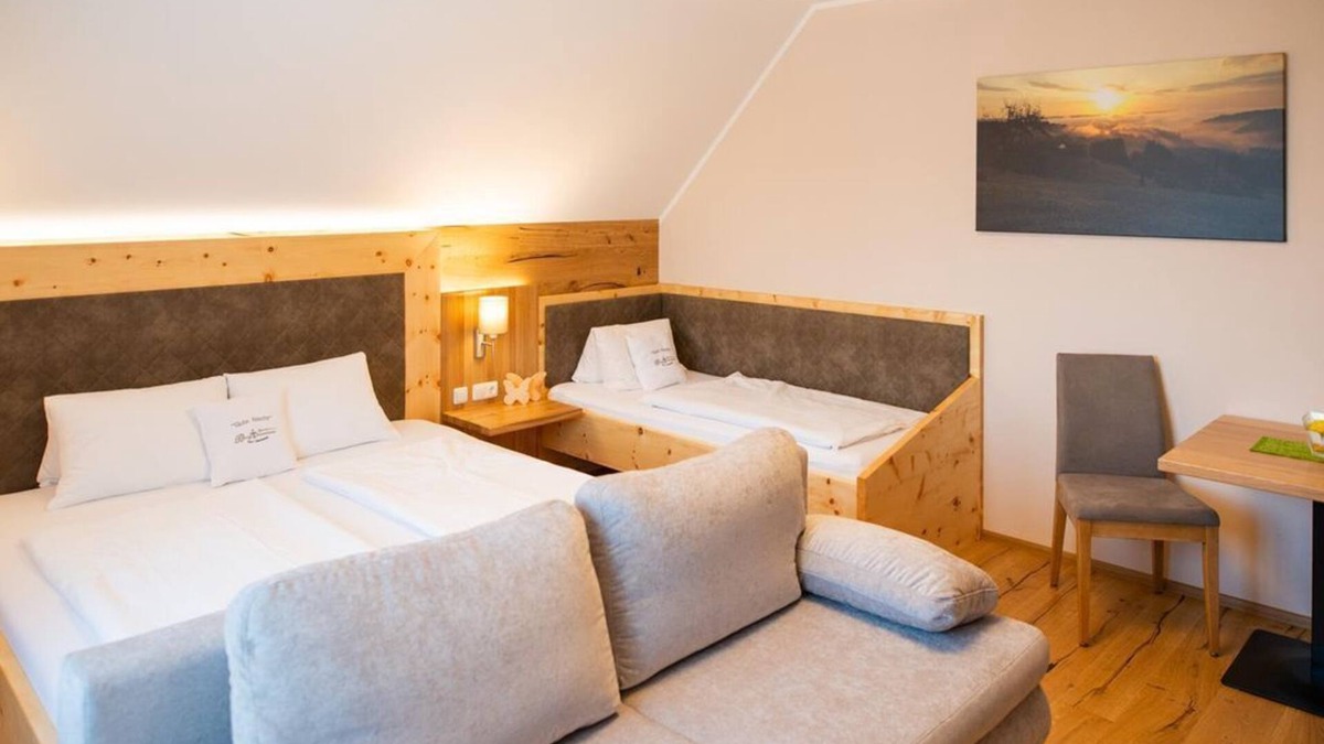 Loipersdorf bei Fuerstenfeld Apartment | Familienzimmer - Gästehaus Bergbrunnen
