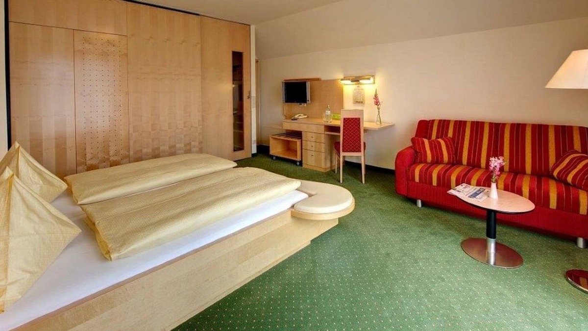 Finkenstein am Faaker See House | Familienzimmer, Dusche, WC, 2 Schlafräume - Hotel Zollner