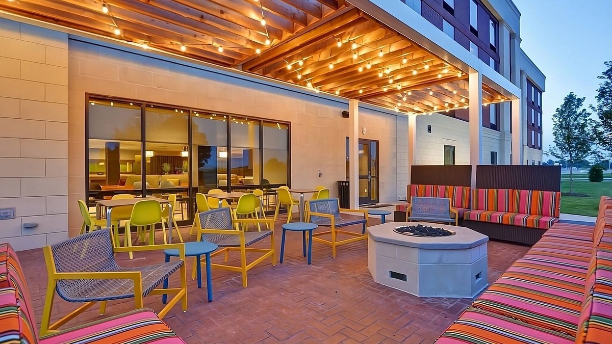 Interchange Square Apartment | Family and Friends Getaway! Four Comfy Units, Pool, Free Parking