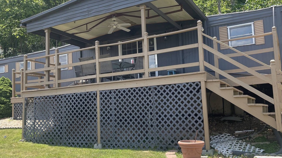 Camdenton Cottage | Family and Pet friendly lakefront with Dock