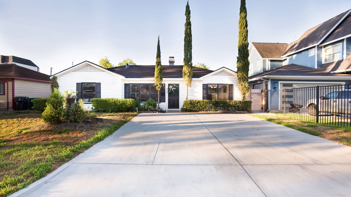 Shady Acres House | Family and pet friendly stylish home in excellent Heights location.