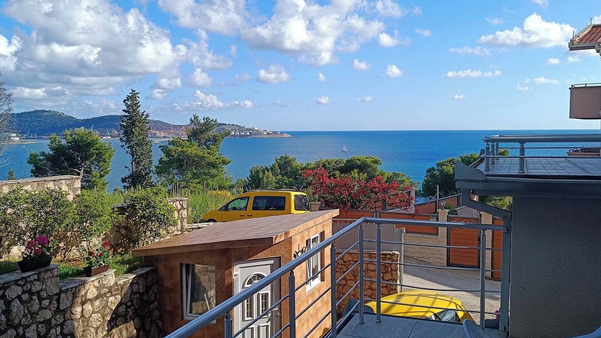 Bar Apartment | Family apartment with a sea view