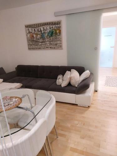 Borik Apartment | FAMILY APARTMENT ZRNKA s besplatnim parkingom