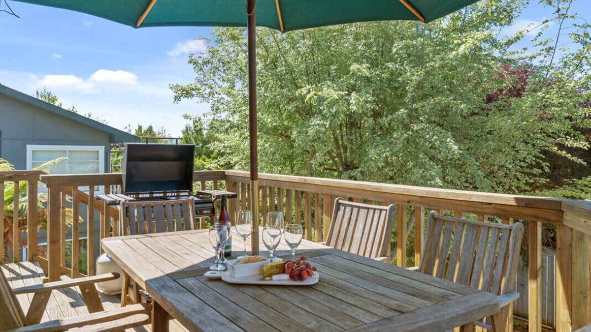 Wharewaka Cottage | Family at Wharewaka - Wharewaka Holiday Home