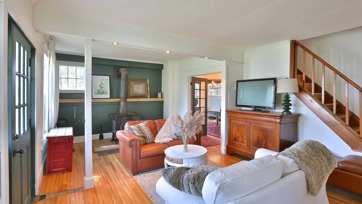 Ayers Cliff House | Family Autumn House in the ❤️ of the Eastern Townships