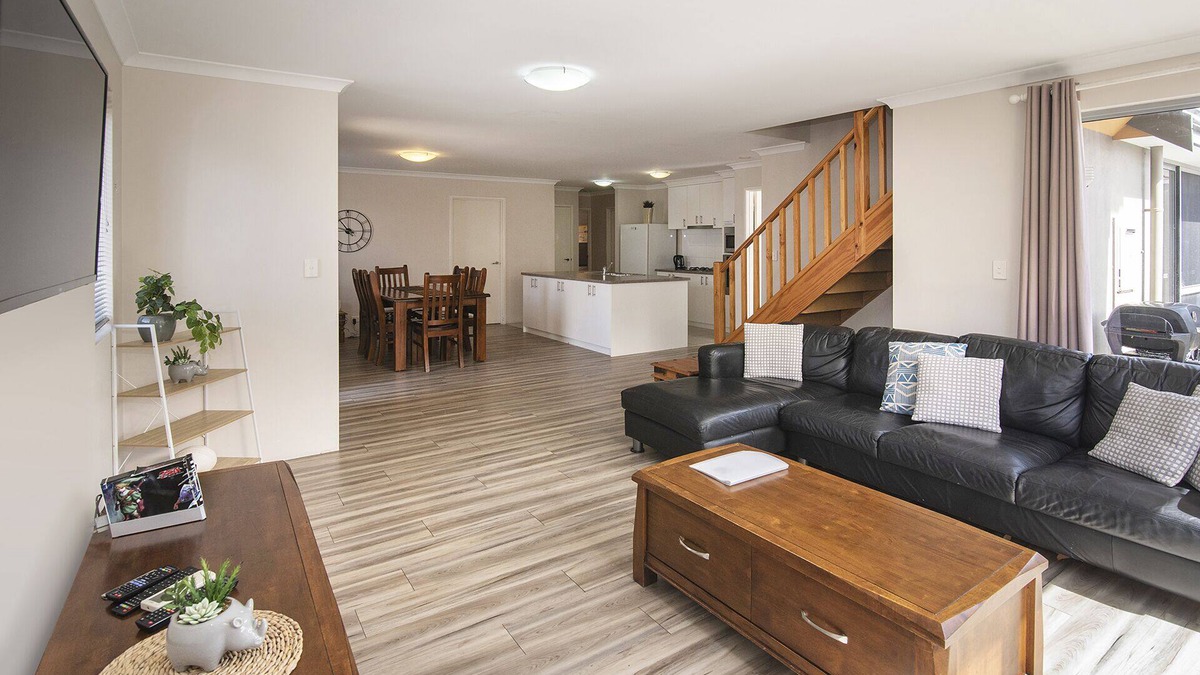 Geographe House | Family Beachscape- ARCADE MACHINE