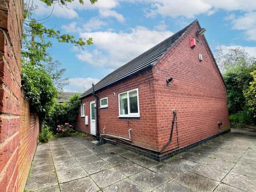 Wellington House | Family Bungalow sleeps 4