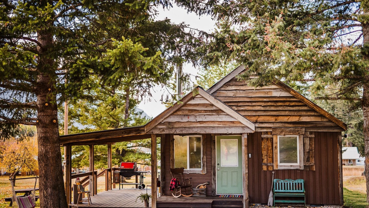 Martin City House | Family cabin 9 miles from Glacier Park Entrance