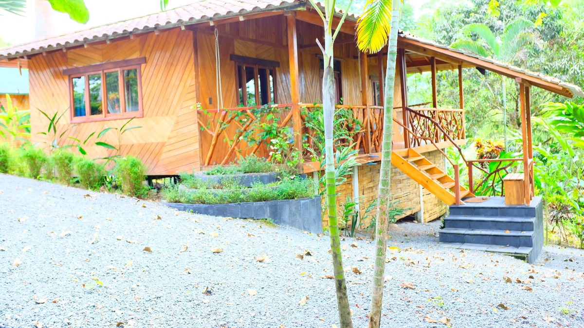 Puerto Quito Cabin | Family cabin, extra large. Perfect for a family or close friends.