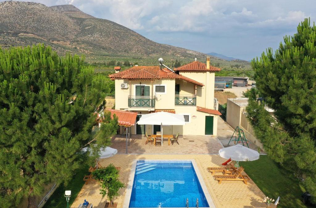 Messolonghi Villa | Family cosy Vila, swimming pool, close to Nauplio
