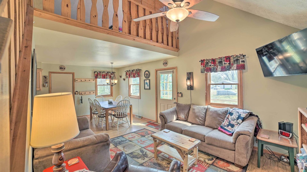 Higgins Lake Cabin | Family Cottage 3 Mi to Higgins Lake State Pk!