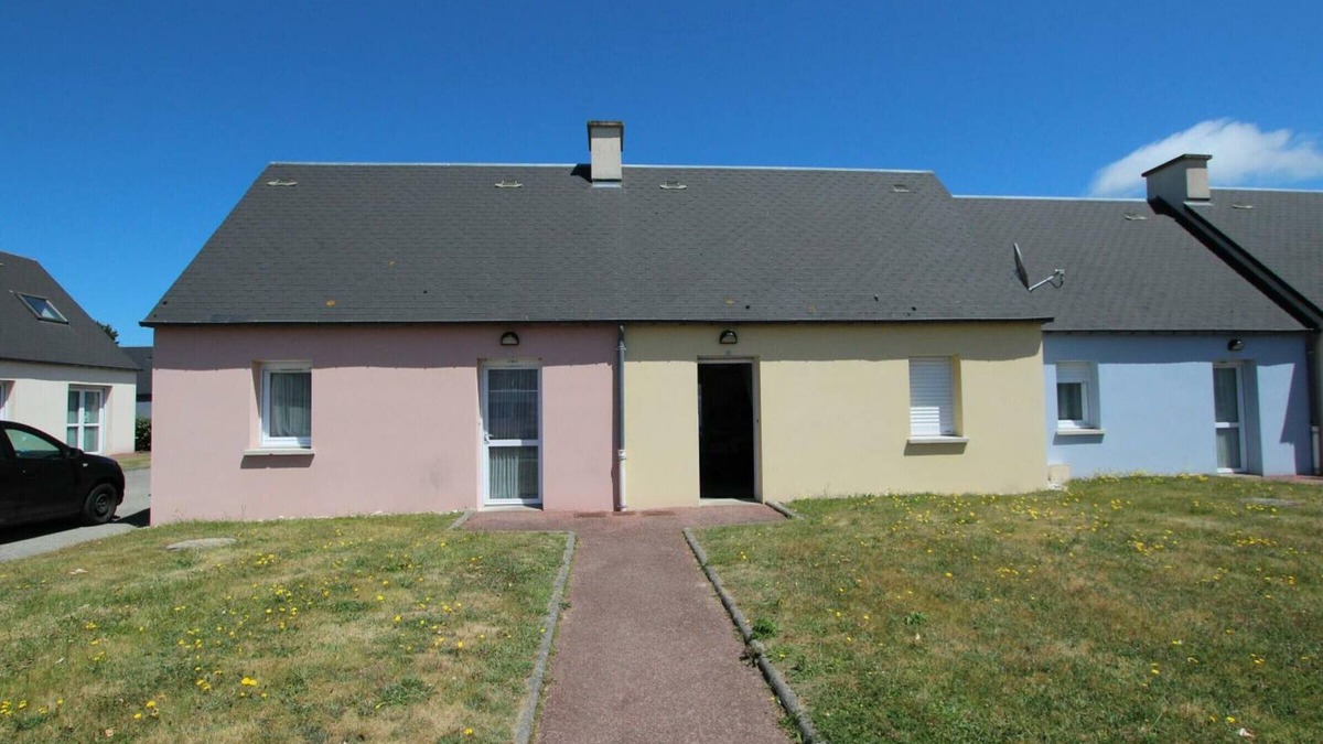 Siouville-Hague Cottage | Family cottage near beach, pets allowed