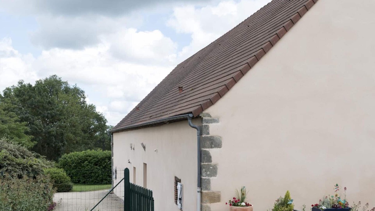 Cressanges Cottage | Family cottage with wifi and shared pool in Cressanges