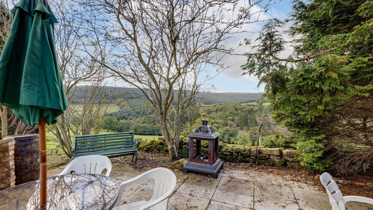Scarborough Cottage | Family Country Cottage With a Private Valley View