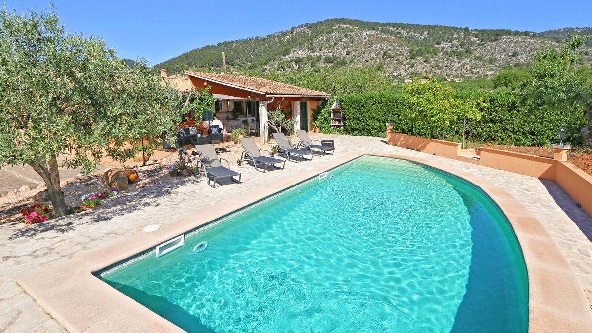 Alaro House | Family country house, quiet location, private pool, internet