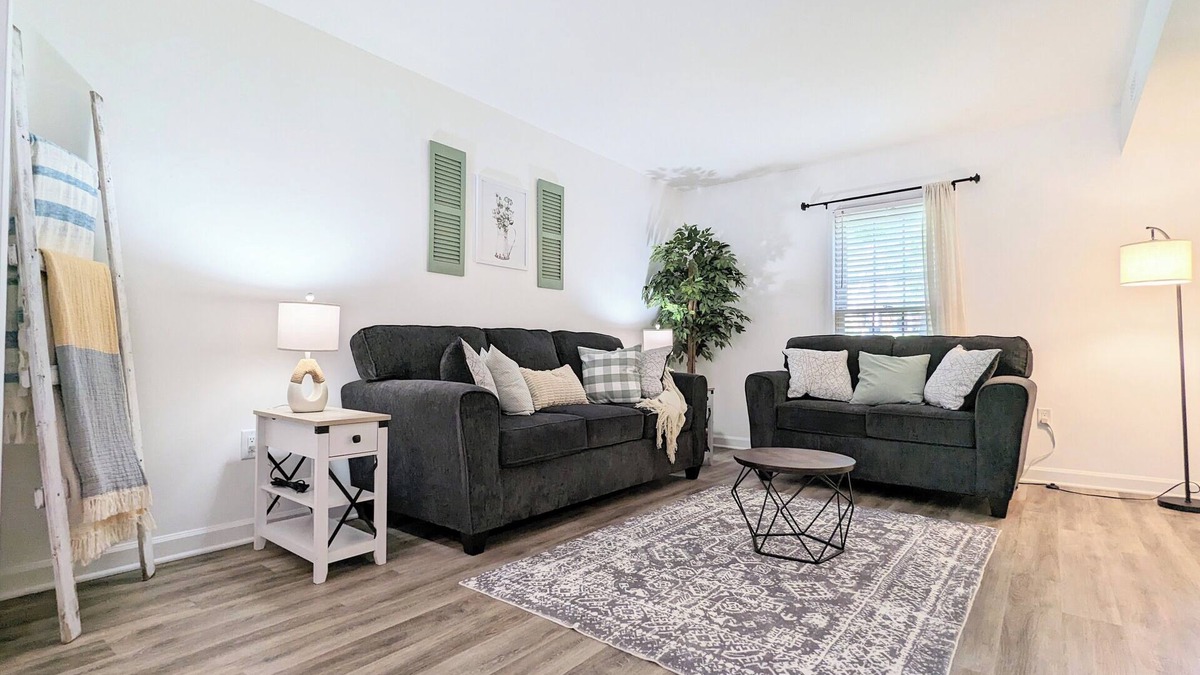 Charlotte House | Family & Dog Friendly 4B-Home with Fenced Backyard