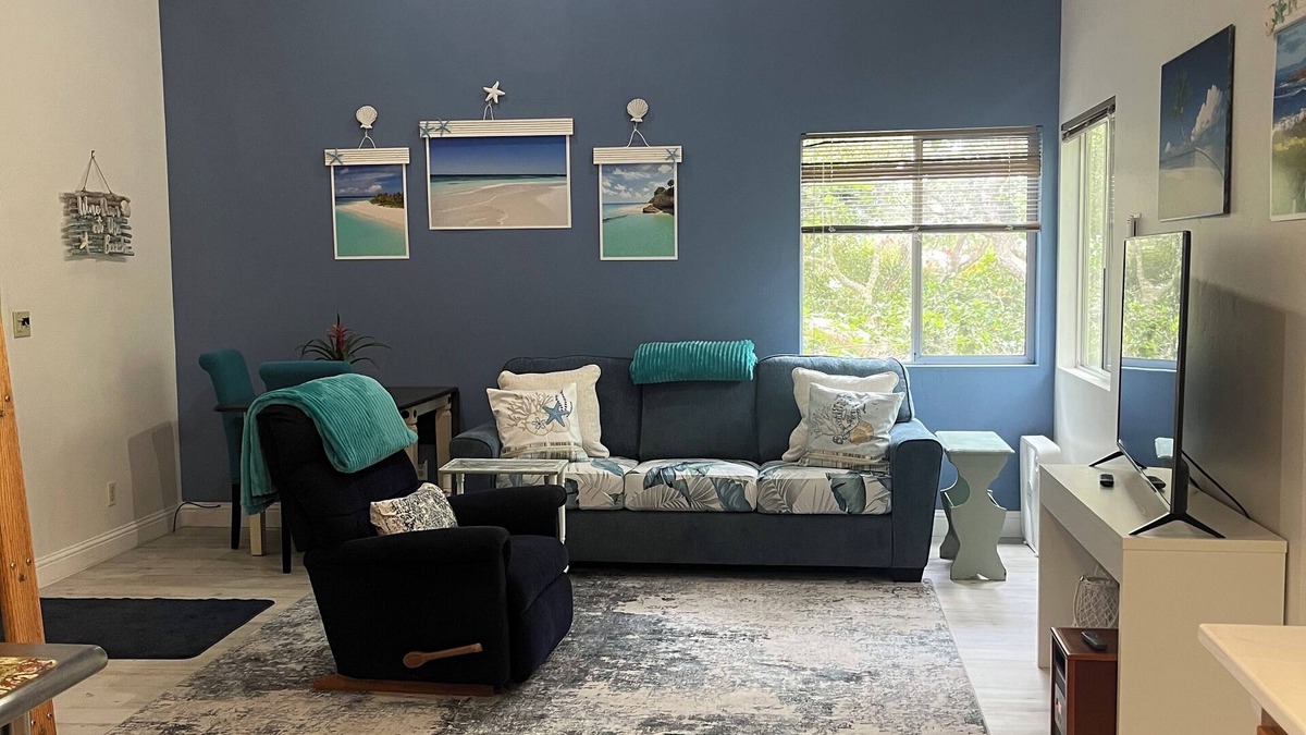 Pine Knolls Estates Cottage | Family & dog friendly Cottage with tons of amenities & perks!