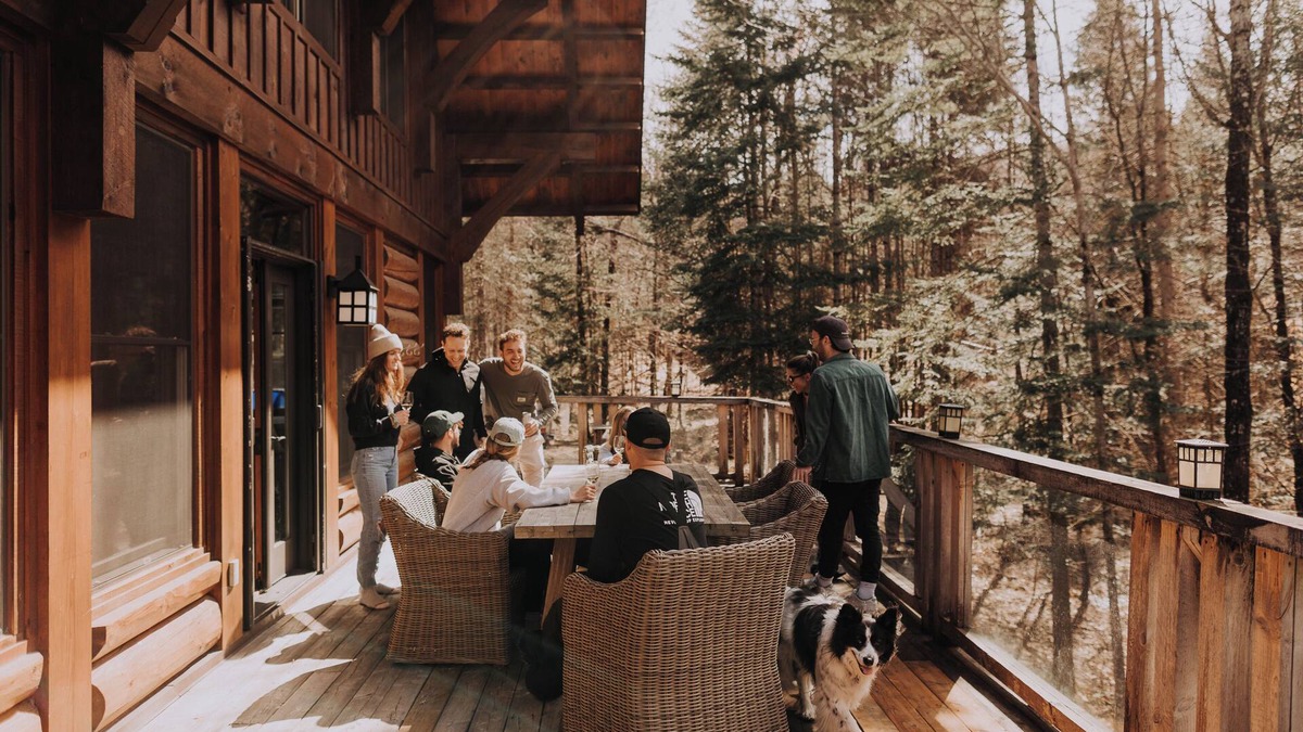 Lac Superieur Village Cabin | Family Dream Chalet Climbing wall Spa Foyer
