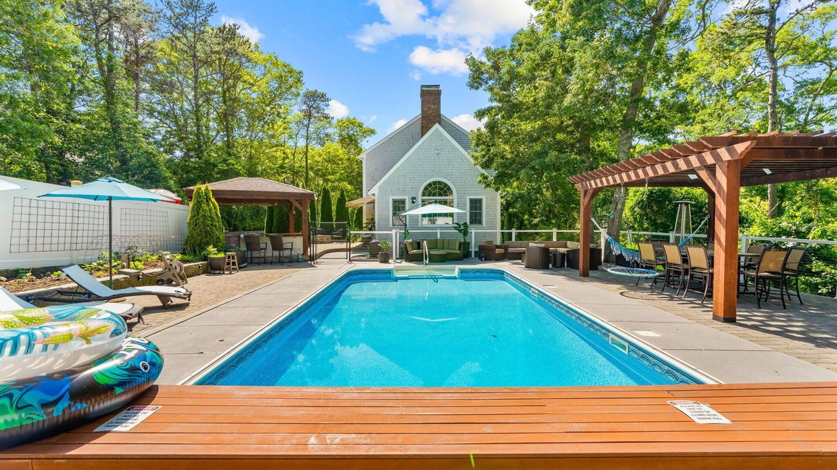 Barnstable House | Family Escape Luxury Retreat with Heated Pool&Firepit