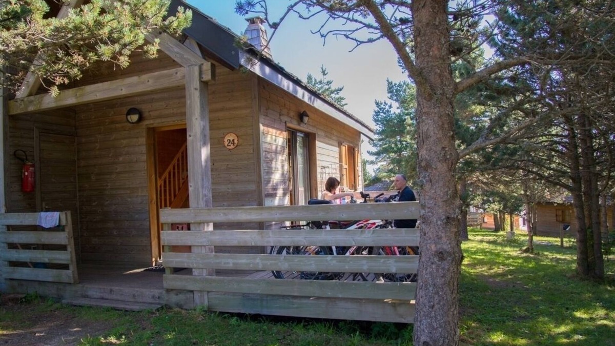 Saint-Denis-en-Margeride Ski Chalet | Family chalet for 8 to 10 people in Les Bouviers, Lozère