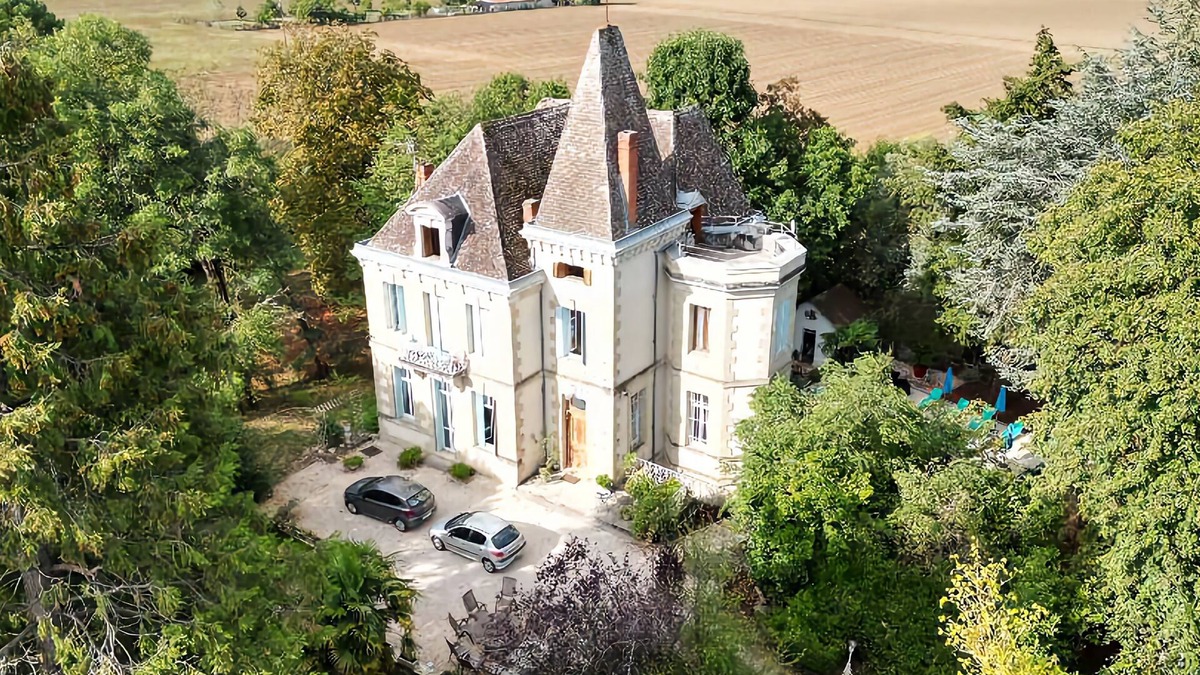 Gontaud House | FAMILY FRIENDLY CHÂTEAU nSleeps 15 with additional accomodation for 4.