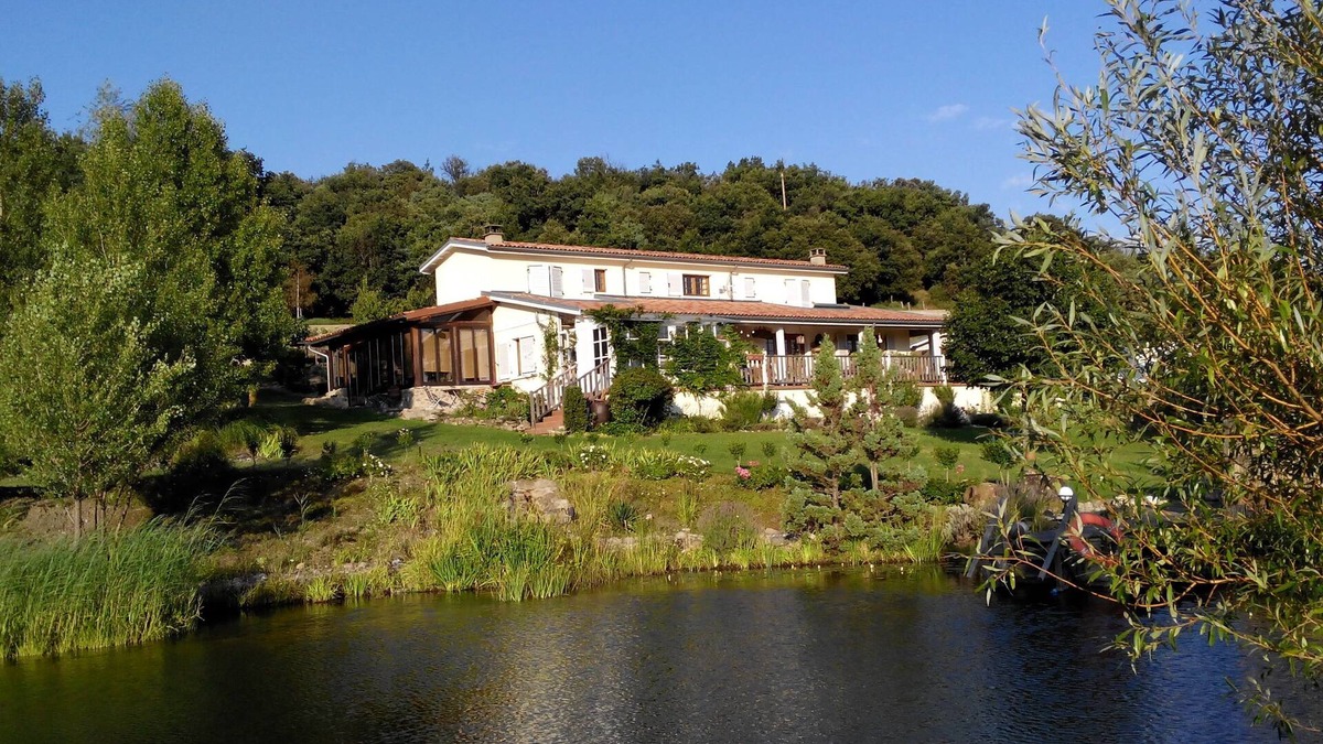 Gilhac-et-Bruzac Apartment | Family-friendly, absolute tranquillity, fantastic view, pets allowed
