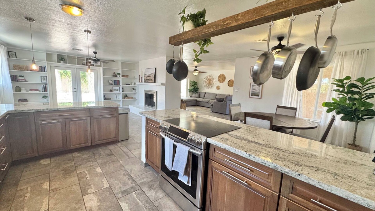 Yuma House | Family-Friendly 3BR house in Prime Location-near hospital – PETS STAY FREE