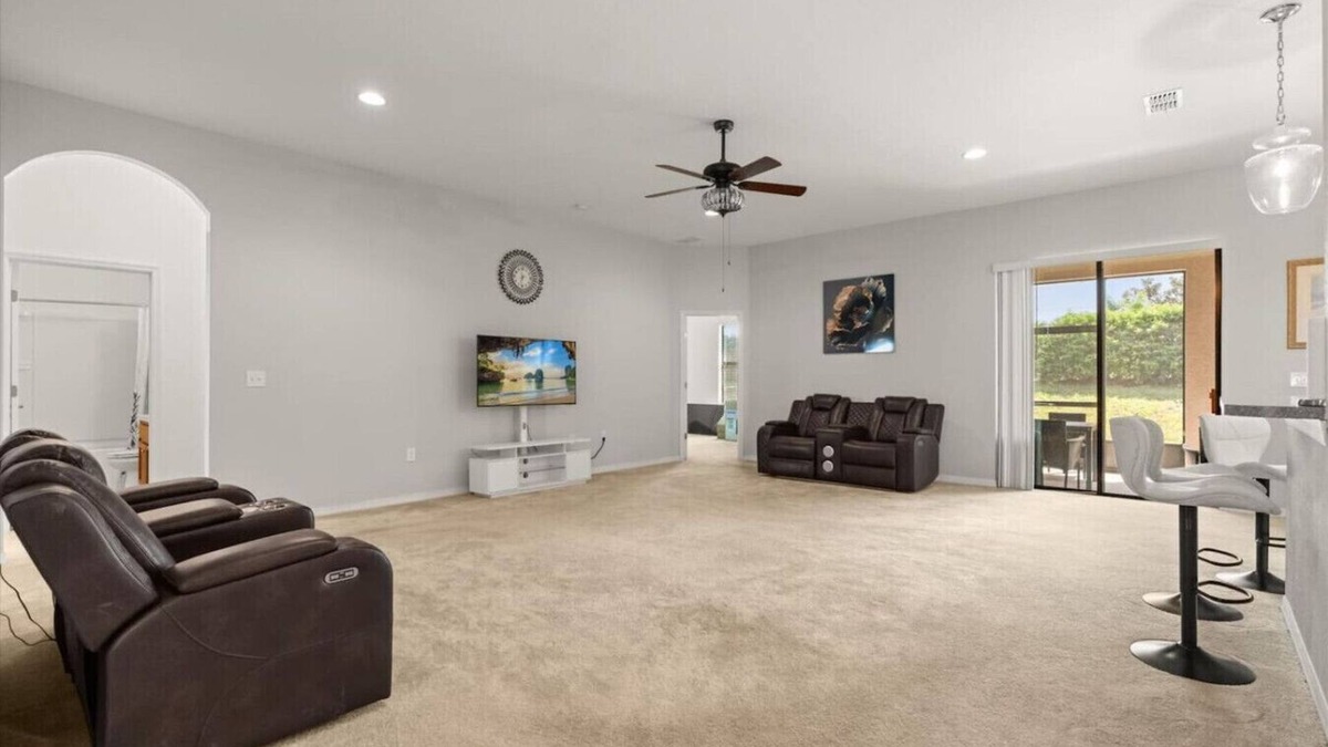 Lake Wales House | Family-Friendly 3BR Getaway BBQ Game Room Fun