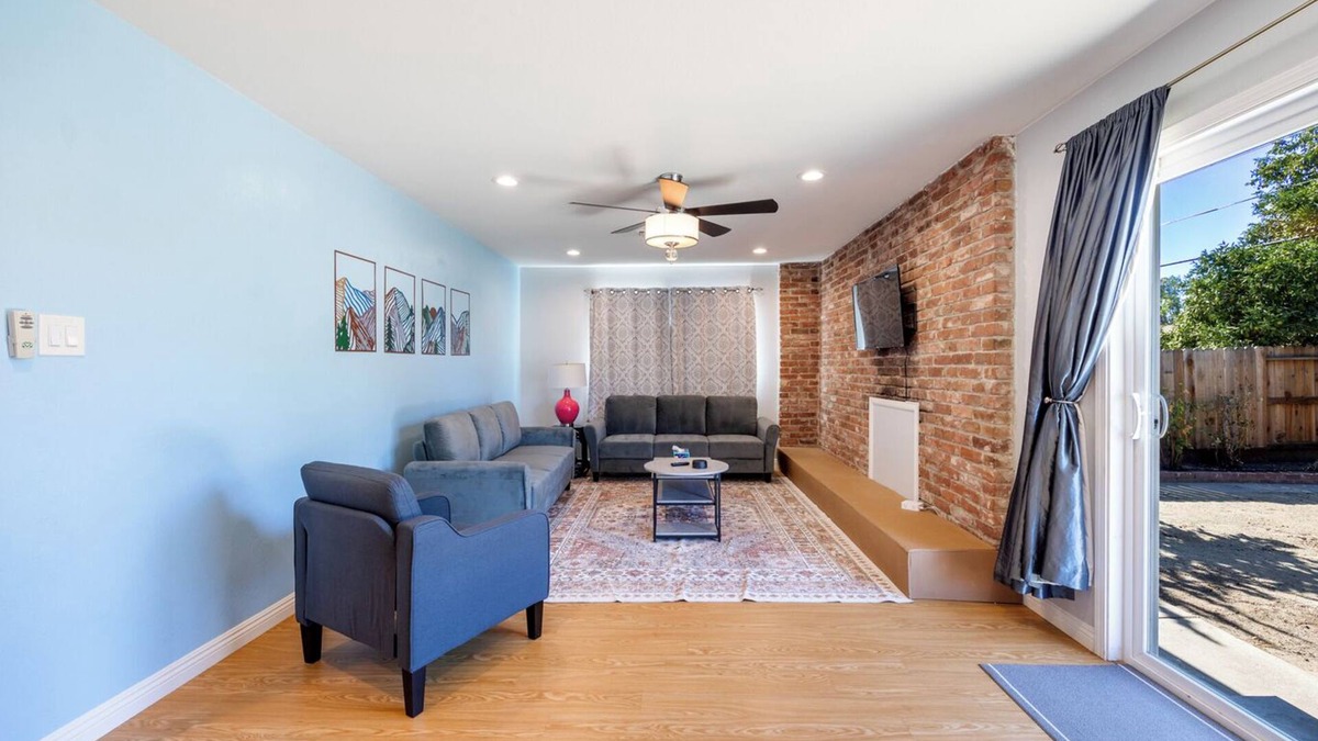 Parkway-South Sacramento House | Family-Friendly 3BR in Sacramento – Backyard Fun!