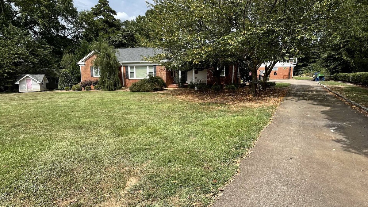 East Raleigh House | Family Friendly 3BR w/outdoor entertaining space