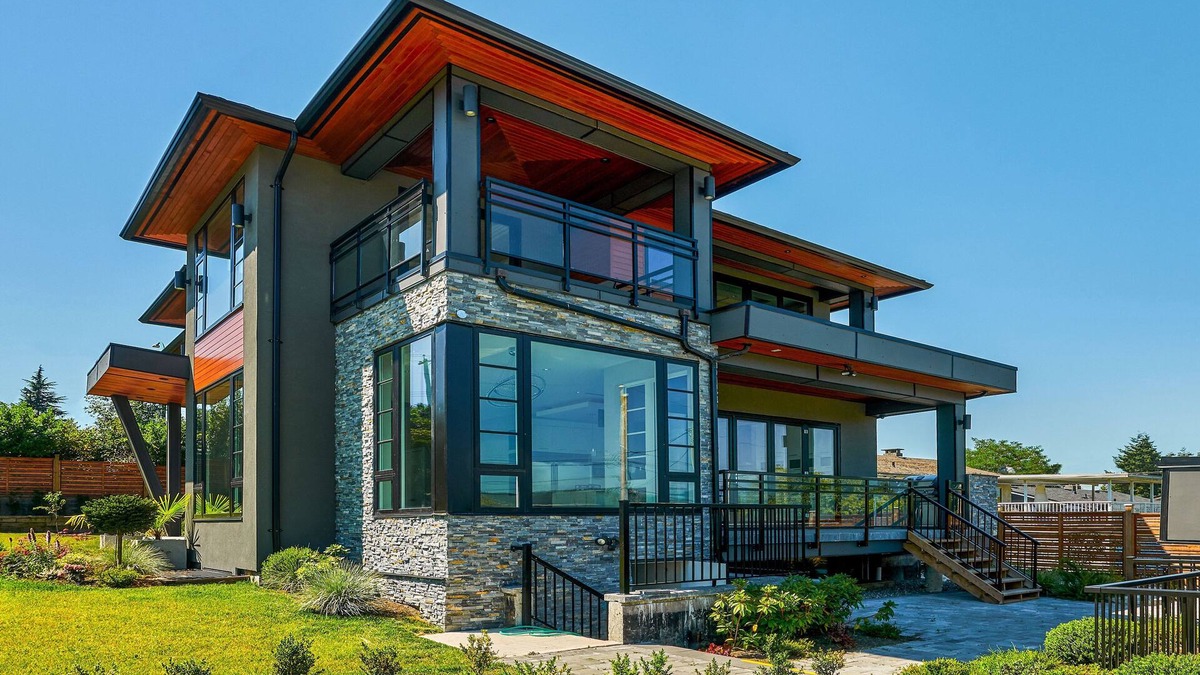 Burnaby House | Family Friendly 4 Bed Rooms house The Chateau - ST No. 00177094