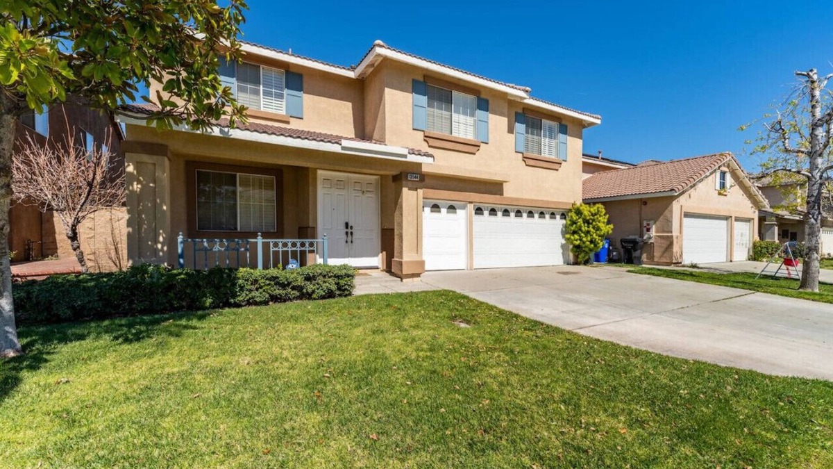 Fontana House | Family-friendly 4BR Home | Spacious Great Location