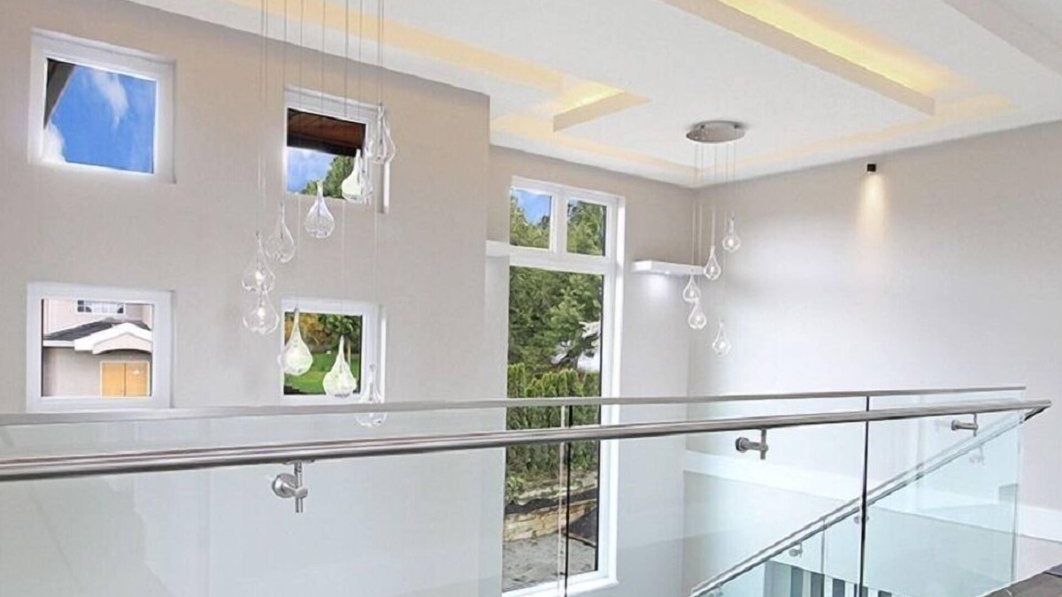 Burnaby House | Family Friendly 5 Bed Rooms house The Chateau - ST No. 00177094