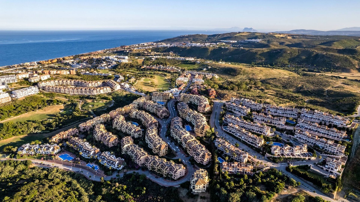 Castillo de Sabinillas Condo | family-friendly and air-conditioned