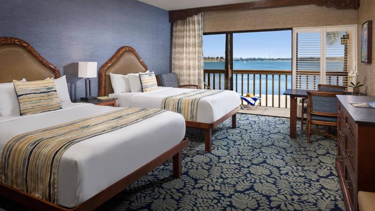 Crown Point Hotel | Family-Friendly Bayfront Double Suite | Steps from the Sand