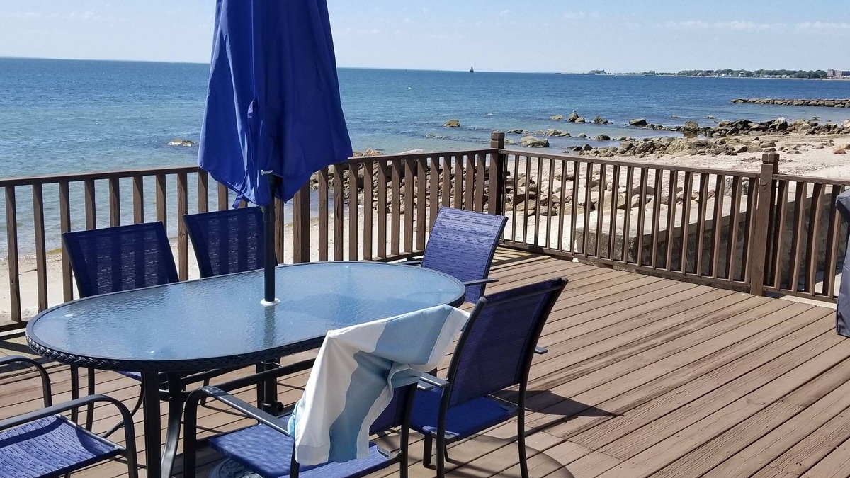 Fairhaven House | Family Friendly Beach side Fun