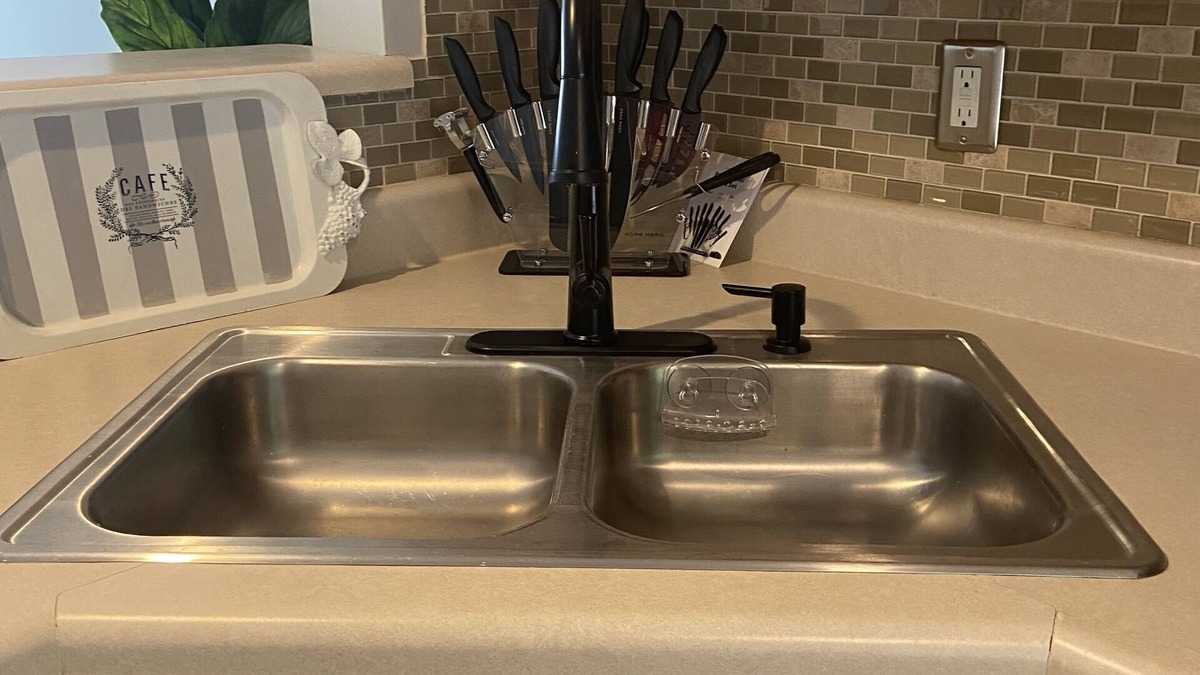 Winston - Salem House | Family friendly cozy furnished townhouse in quiet area with community pool