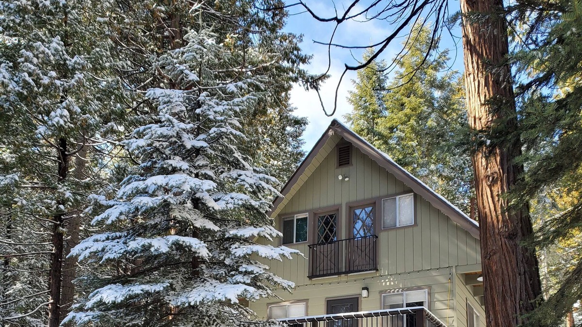 Cold Springs Cabin | Family Friendly Cabin mins from Pinecrest & Dodge Ridge