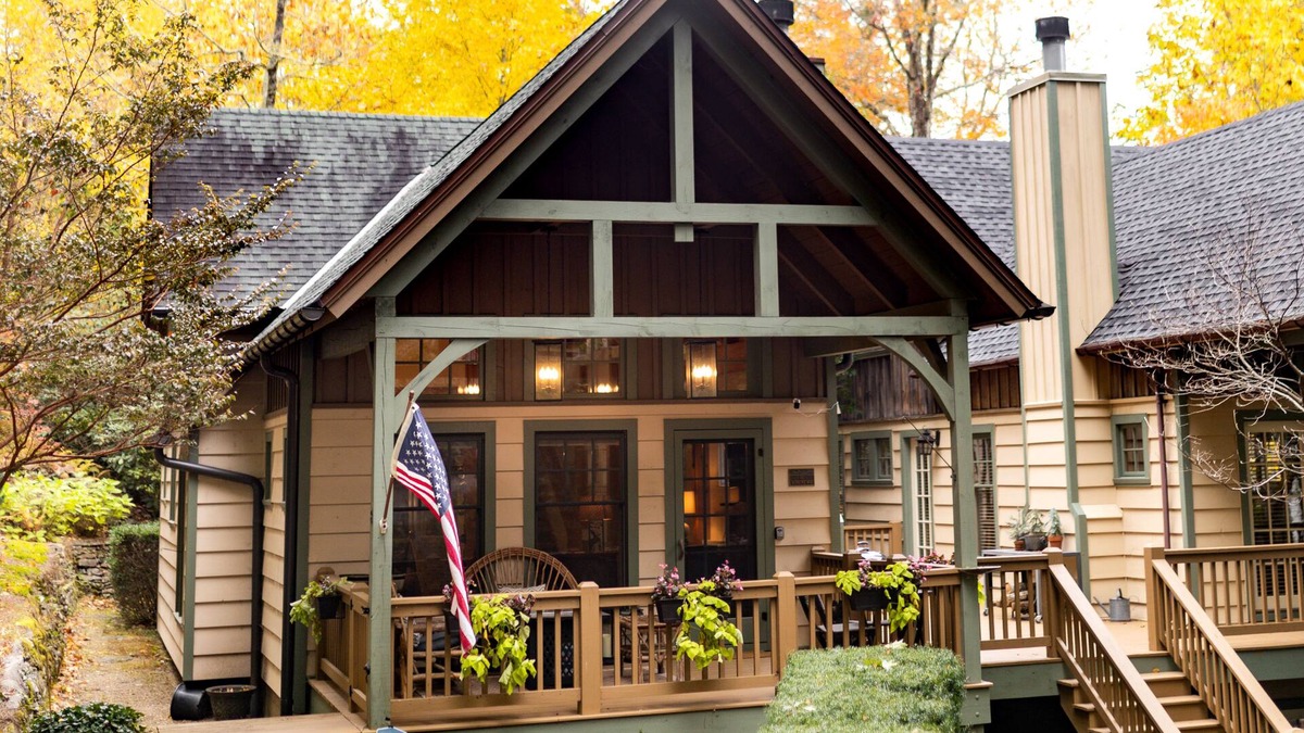 Cashiers House | Family-Friendly Cashiers Cabin in Trillium! Relax at Lake Glenville