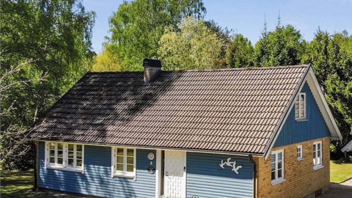 Ludvigsborg House | Family friendly, Cosy home surrounded by Nature. Walking distance to Lake.