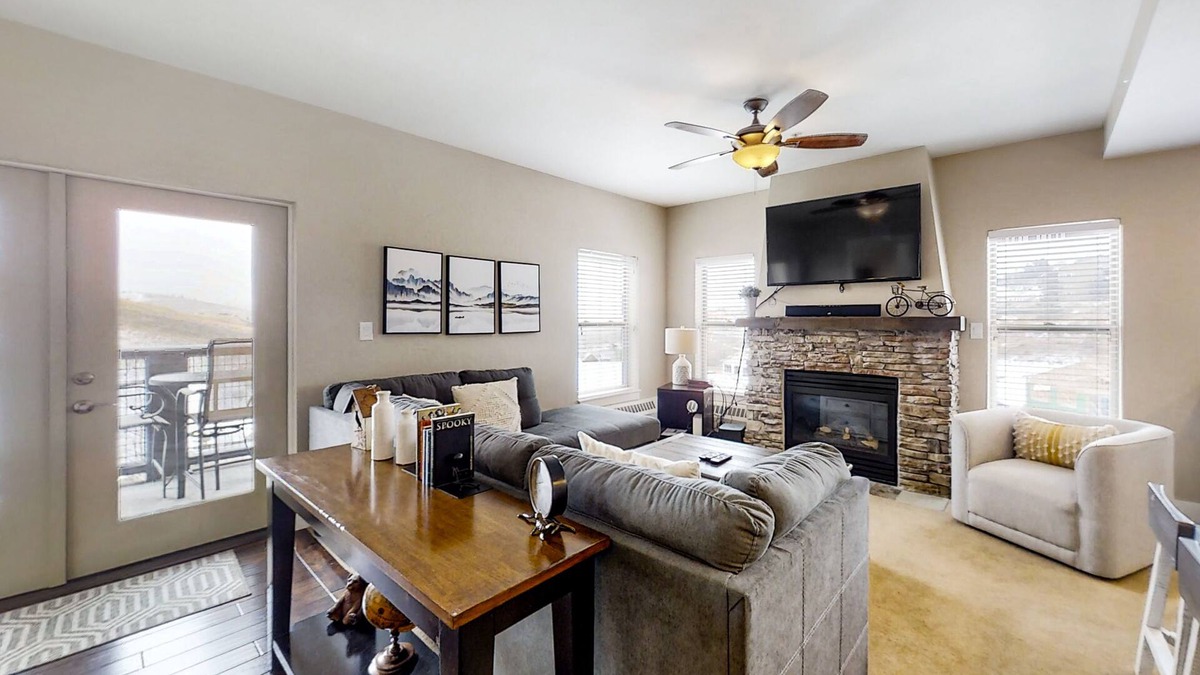 Silvercreek Condo | Family-friendly condo w/mountain & valley views, WiFi, shared pool, hot tub