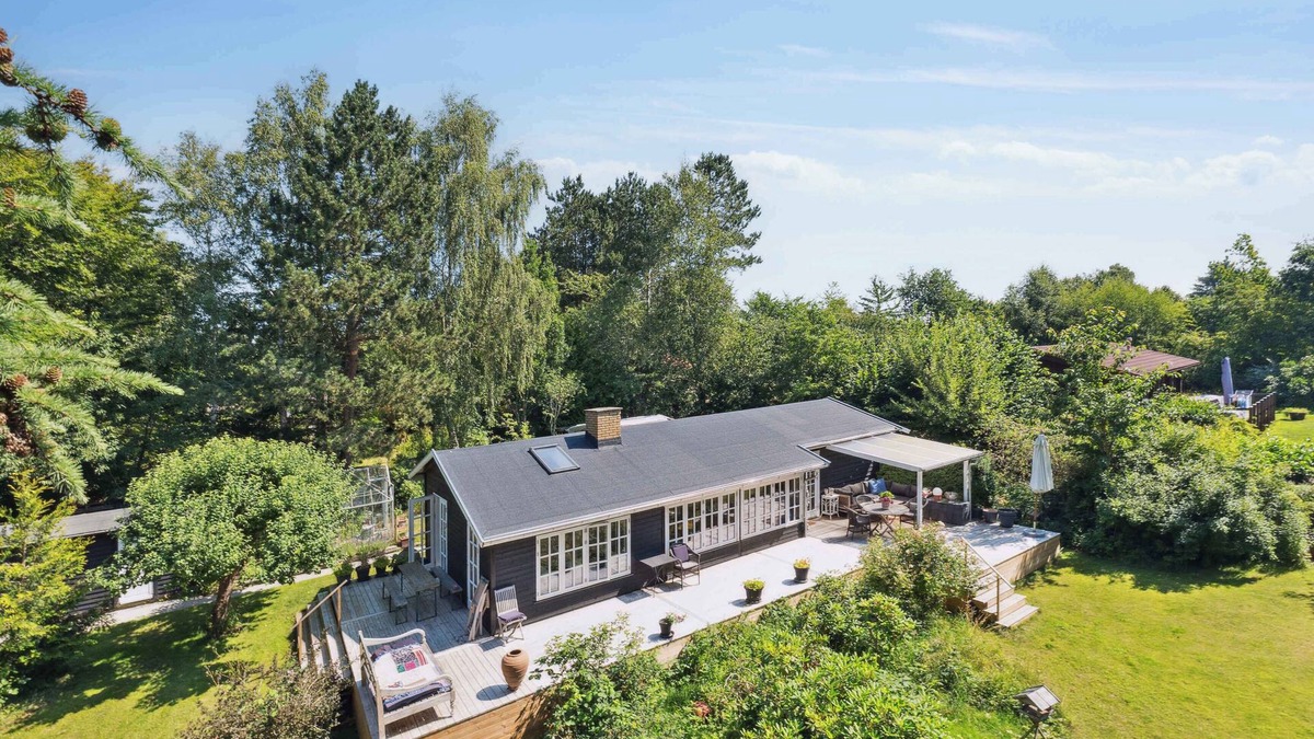 Rageleje House | Family-friendly cottage near beach & nature