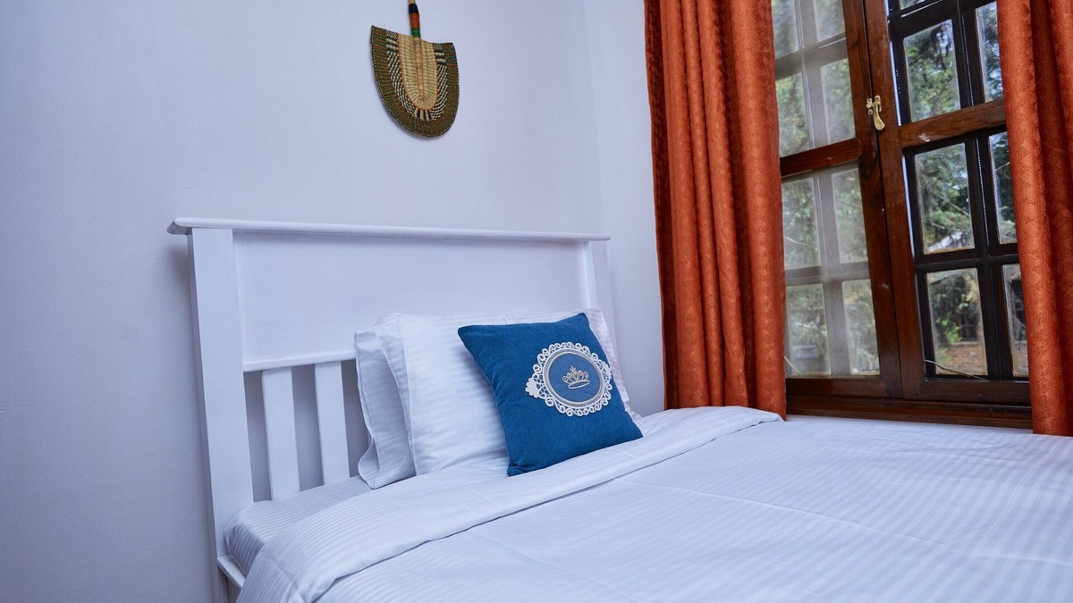 Arusha House | Family Friendly - Detachable House with Playground and Backyard